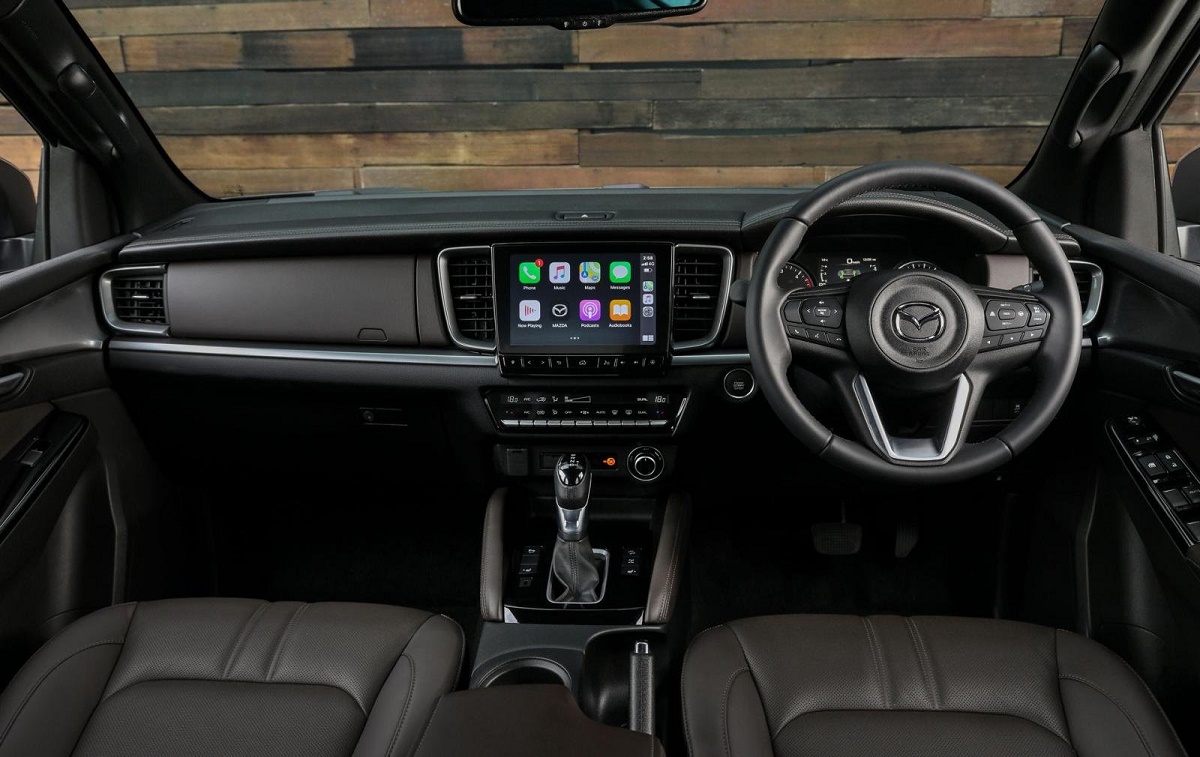 Nội thất Mazda BT-50 2021